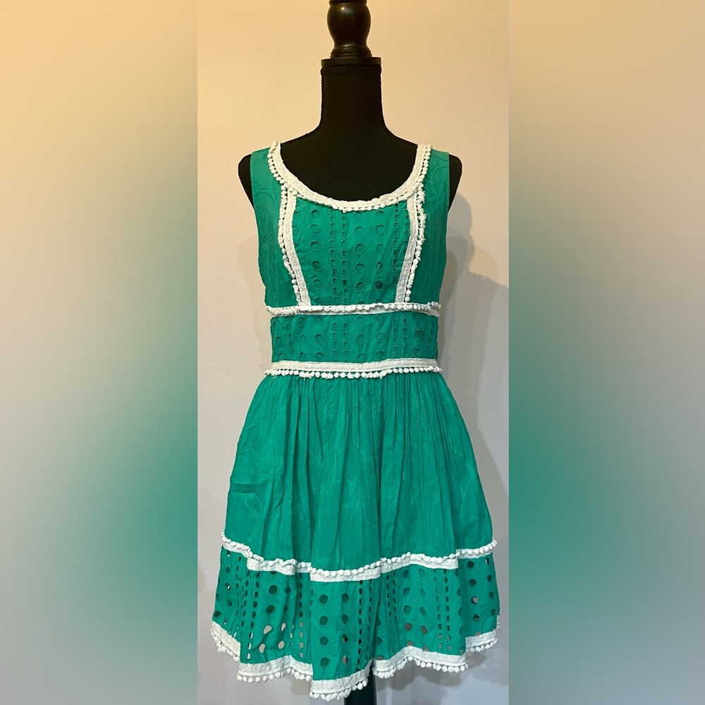 Forever21Collection Green Party dress Sz 10 knee length sleeveless, vintage look